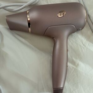 T3 Luxe Hair Dryer - Elegant Silver